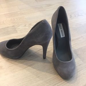 Steve Madden Women’s Gray Platform Suede Pumps